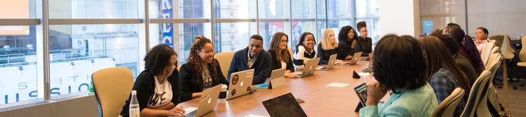 8 ways how technology can simplify community management
